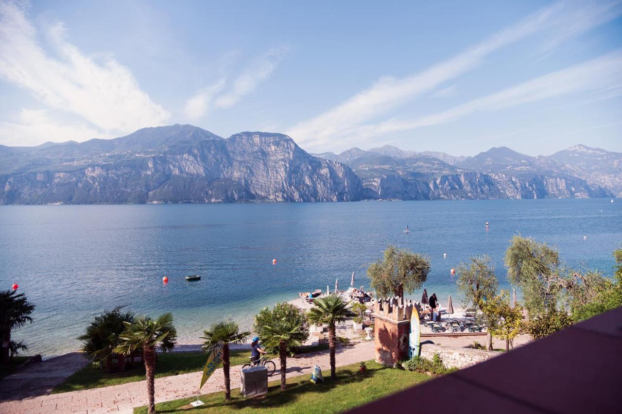 Hotel Du Lac - Relax Attitude Hotel Brenzone sul Garda Exterior foto