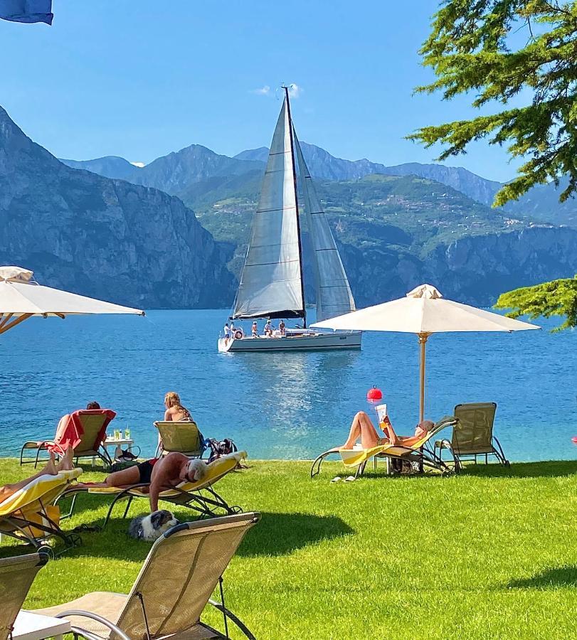 Hotel Du Lac - Relax Attitude Hotel Brenzone sul Garda Exterior foto