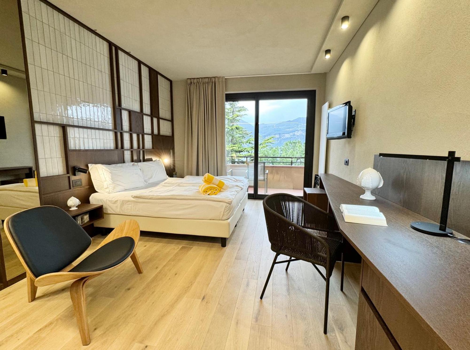 Hotel Du Lac - Relax Attitude Hotel Brenzone sul Garda Exterior foto