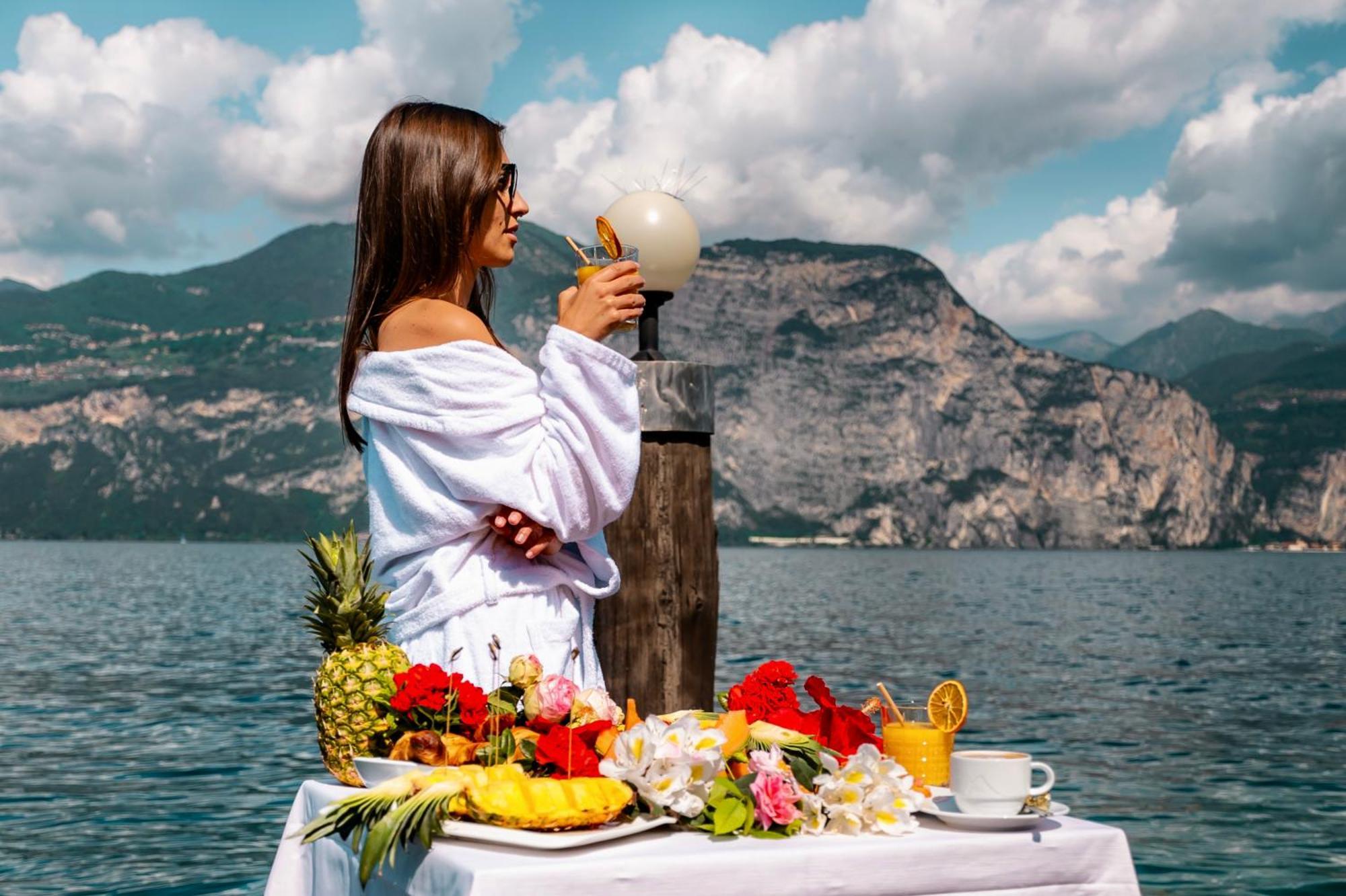 Hotel Du Lac - Relax Attitude Hotel Brenzone sul Garda Exterior foto