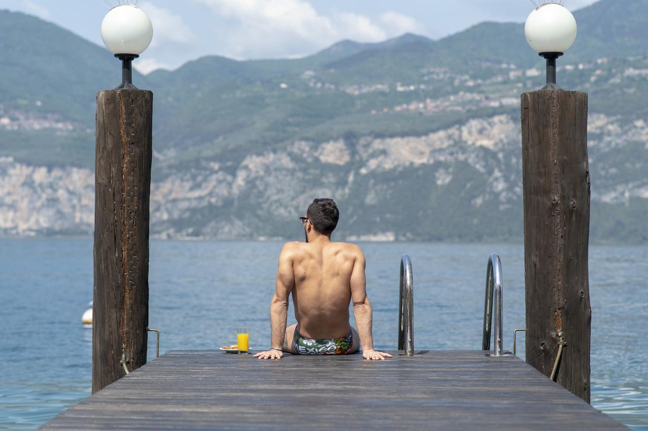 Hotel Du Lac - Relax Attitude Hotel Brenzone sul Garda Exterior foto