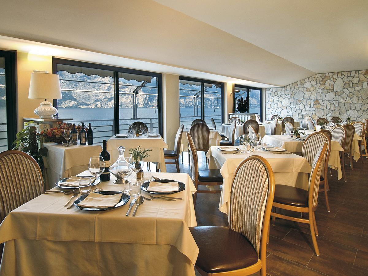 Hotel Du Lac - Relax Attitude Hotel Brenzone sul Garda Exterior foto