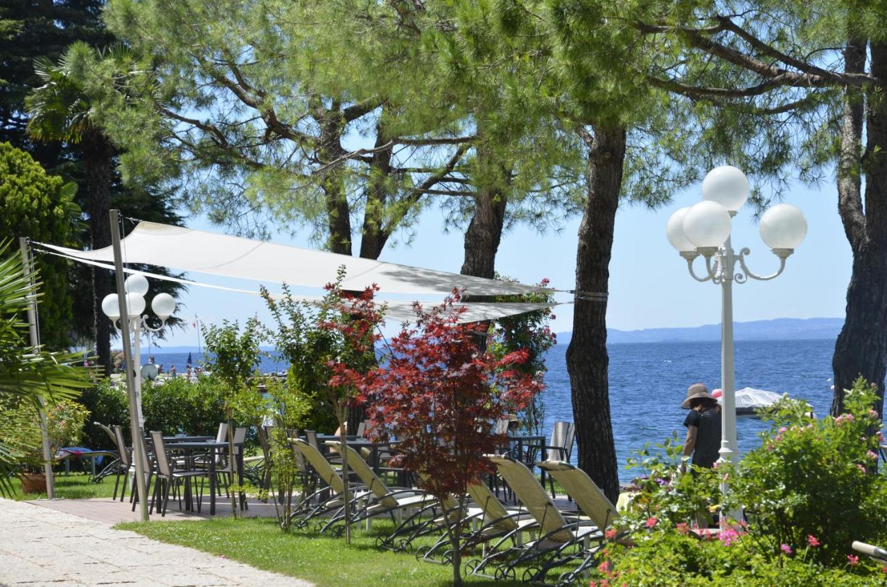 Hotel Du Lac - Relax Attitude Hotel Brenzone sul Garda Exterior foto